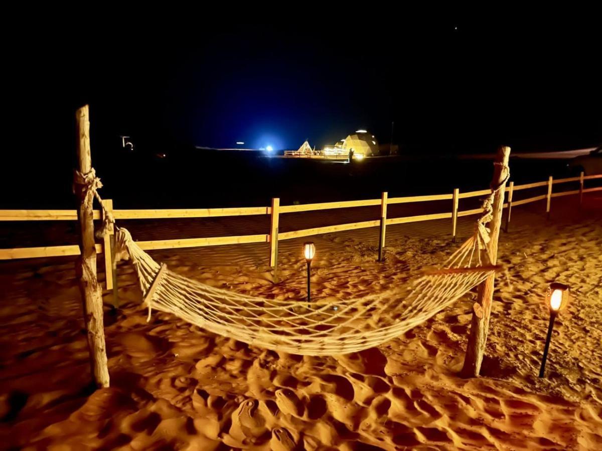 Starry Domes Desert Camp Badīyah Exteriör bild