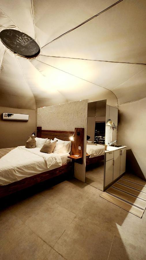 Starry Domes Desert Camp Badīyah Exteriör bild