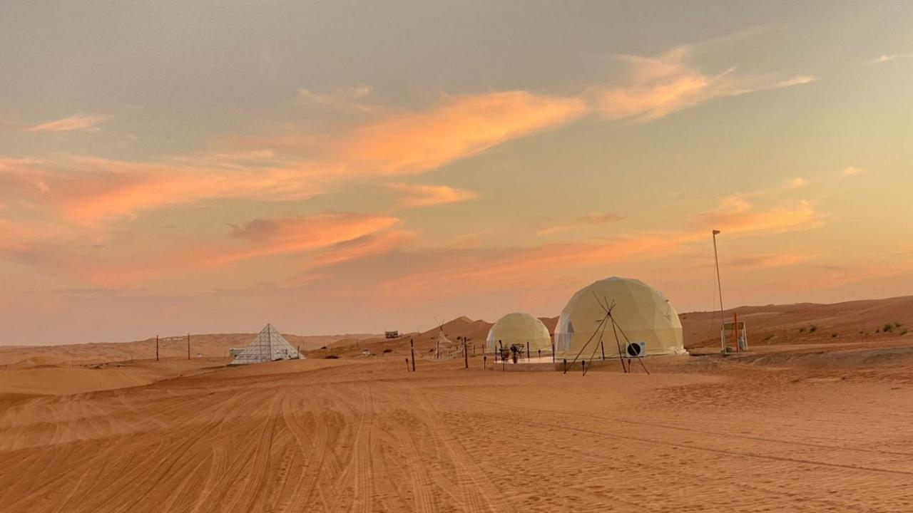 Starry Domes Desert Camp Badīyah Exteriör bild