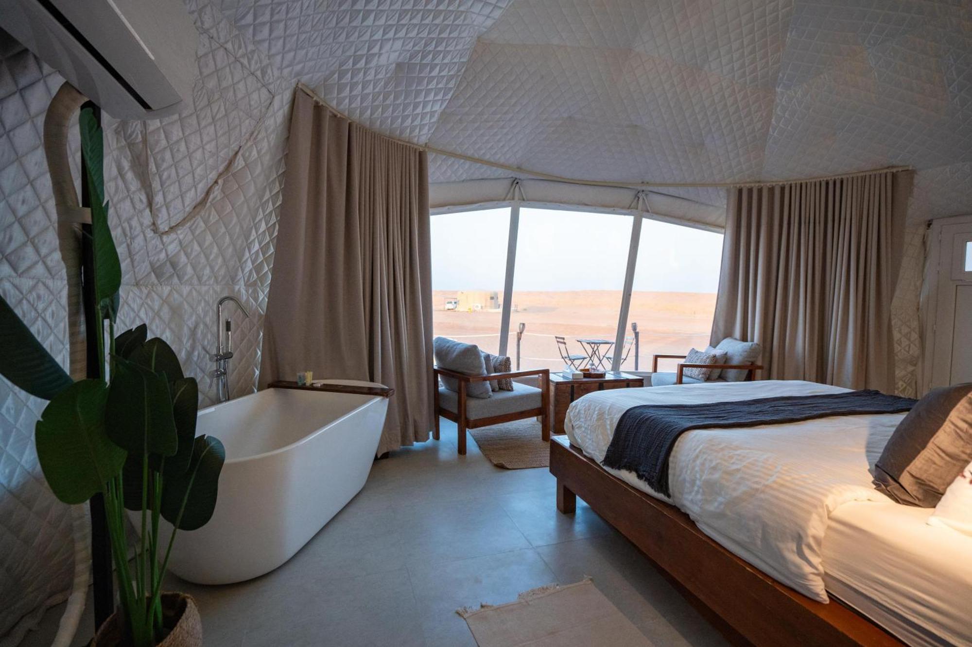 Starry Domes Desert Camp Badīyah Exteriör bild