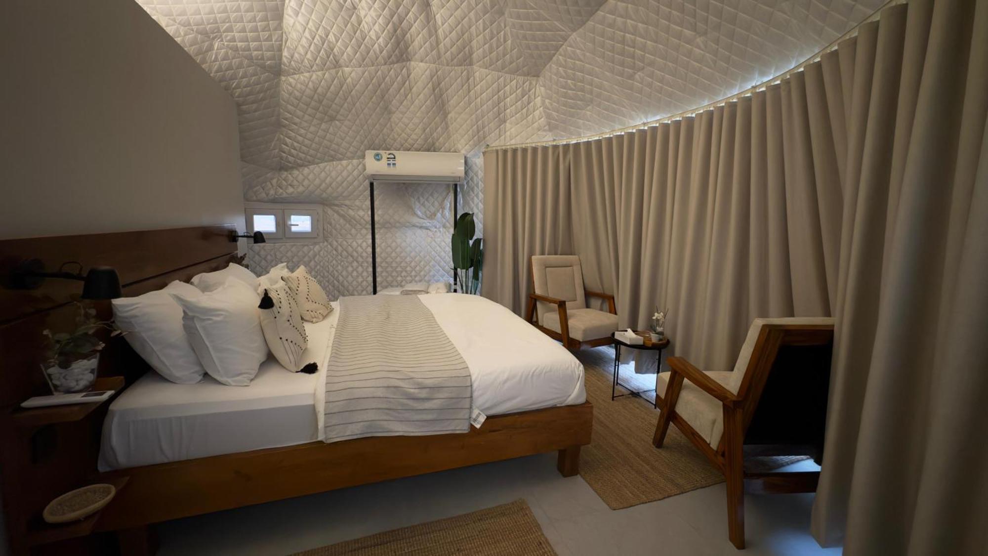 Starry Domes Desert Camp Badīyah Exteriör bild
